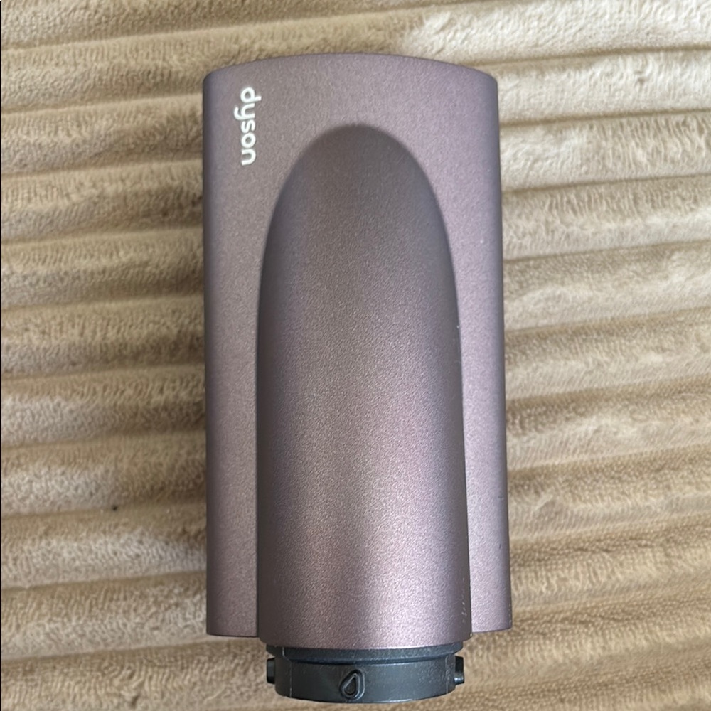 Dyson Attachment

Soft smoothing brush